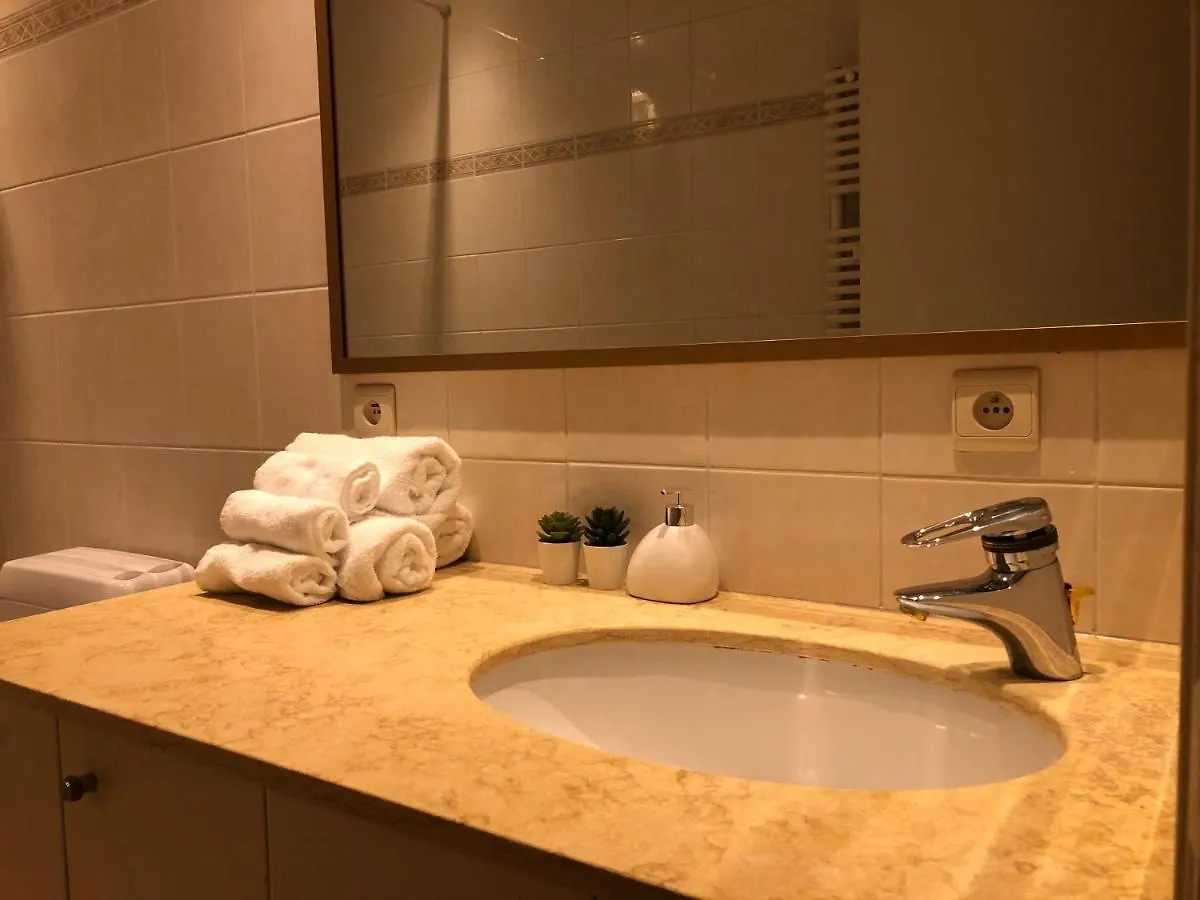Lovely Two Bedroom Apartment With Free Parking Antwerpen
